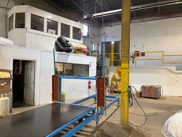 High Bay Warehouse with Large Yard