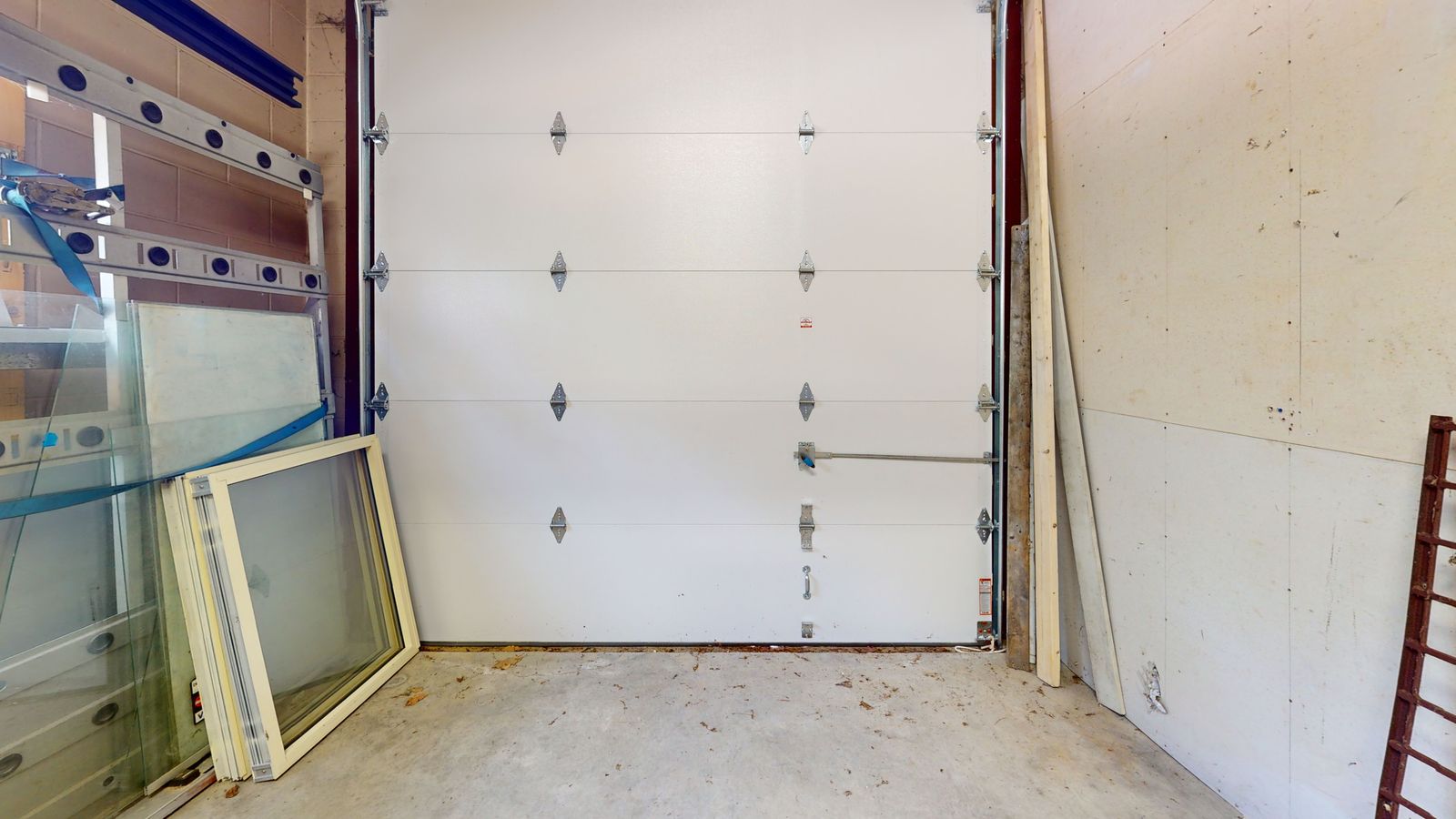 Photo 8 of 359 +/- SF Versatile Garage space available for lease- $750 per month