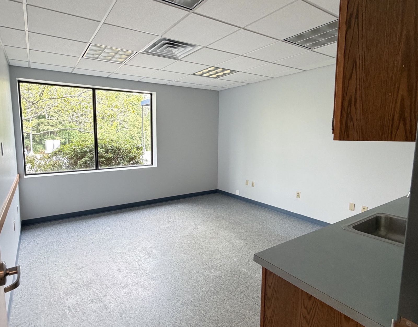 Photo 6 of 1,700 SF Office Condo For Lease