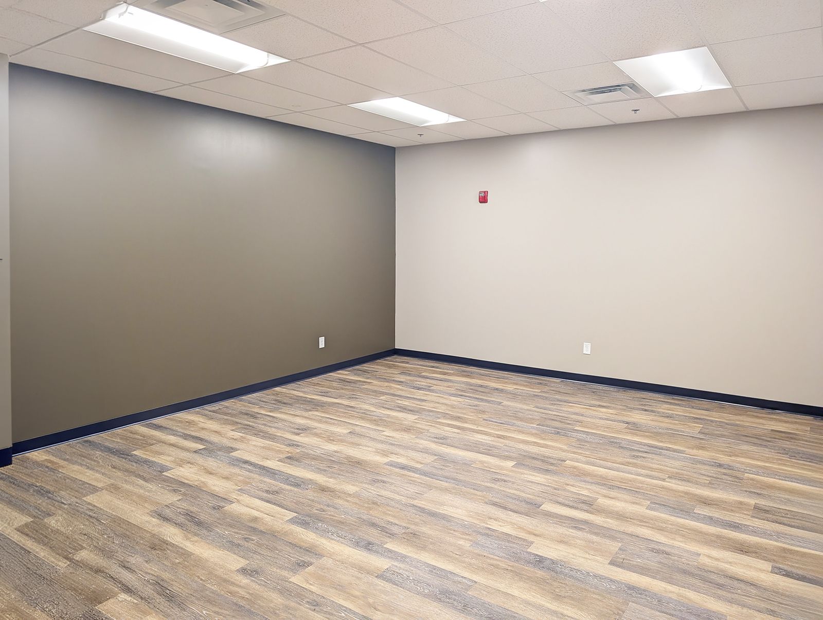 Photo 6 of For Lease - Industrial/Flex