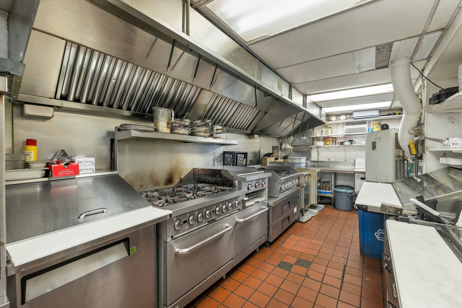 Photo 11 of Putnam's Waterview Restaurant