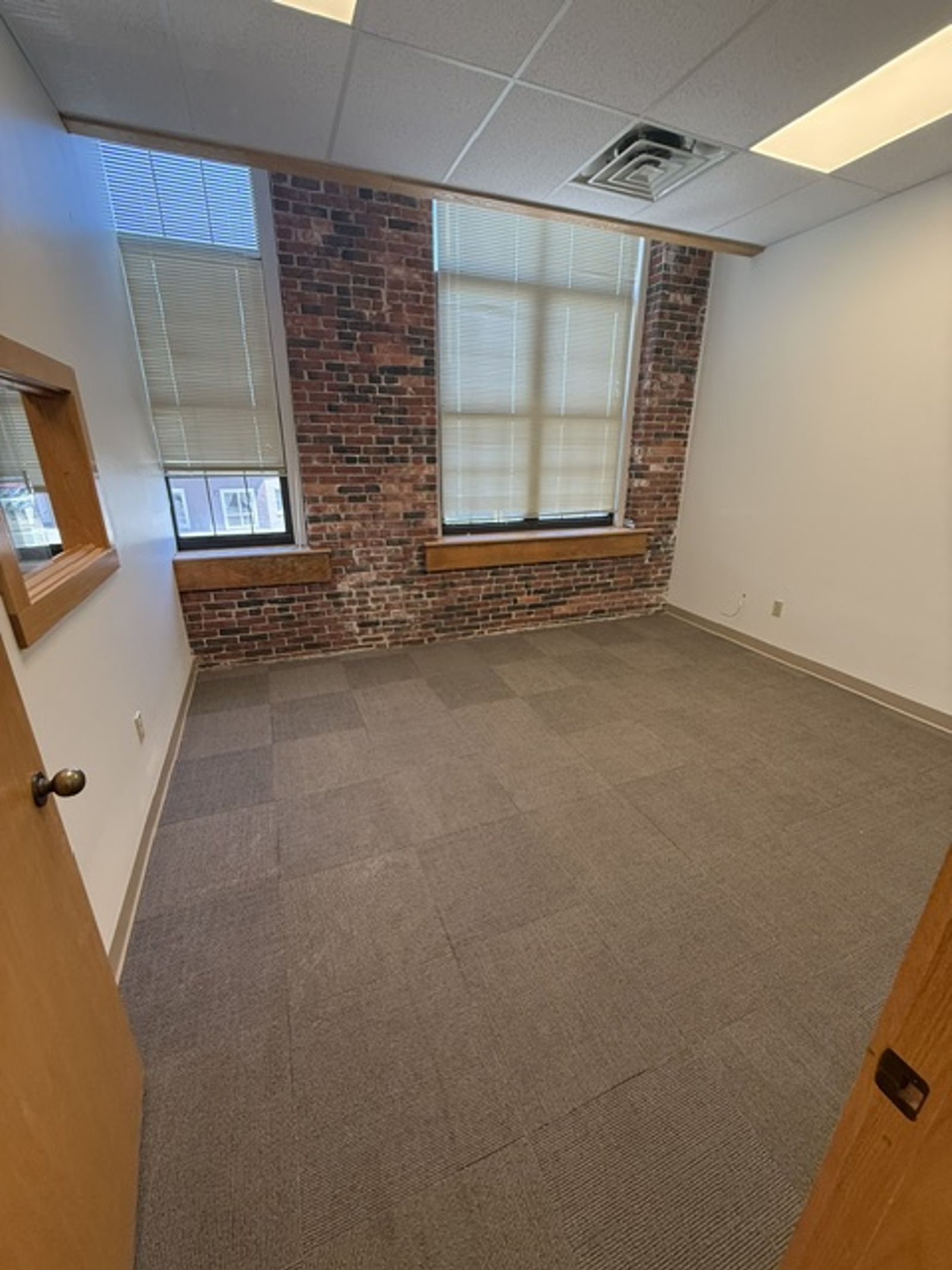 Photo 5 of 2 Storer St
