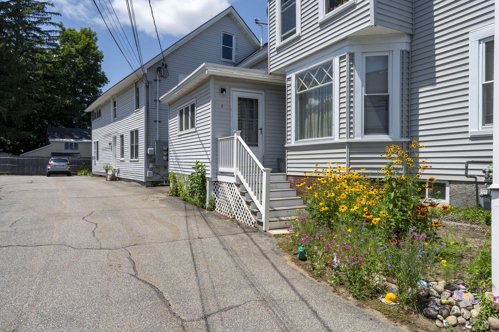 Photo 2 of 5 Unit Multi Family Great Investment