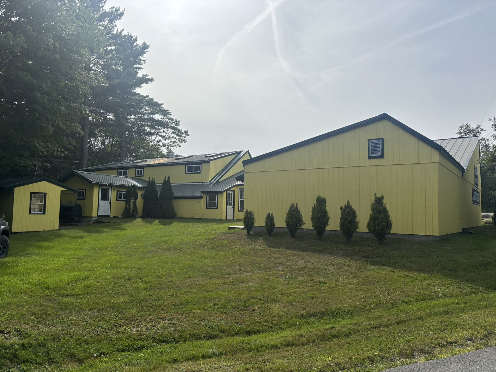 Photo 11 of Midcoast Retail/Office with 2-BR Apartment
