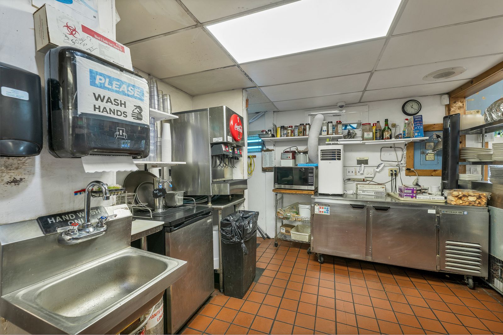 Photo 12 of Putnam's Waterview Restaurant