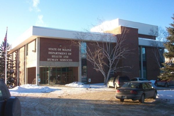 Exceptional Commercial investment opportunity/ Solid State and Federal tenant base Houlton, Maine.
