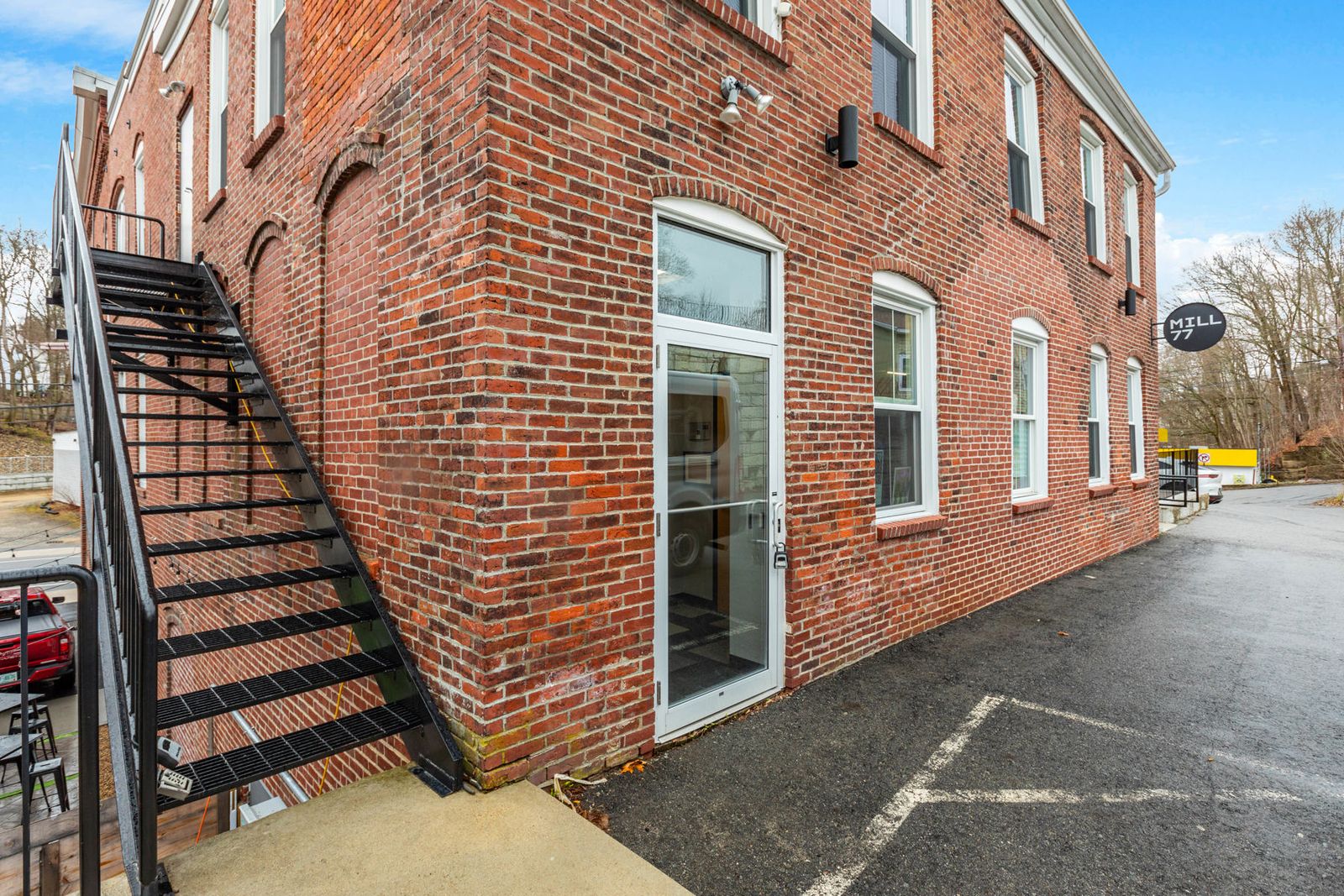 Photo 11 of 77 Elm Street