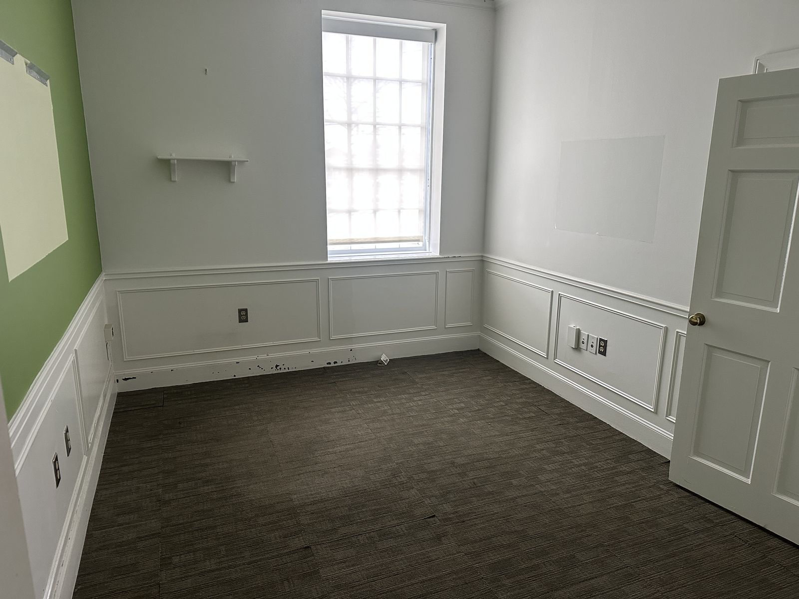 Photo 3 of 275 Newport Ave