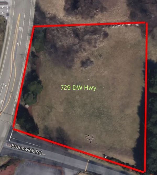 729 Daniel Webster Hwy