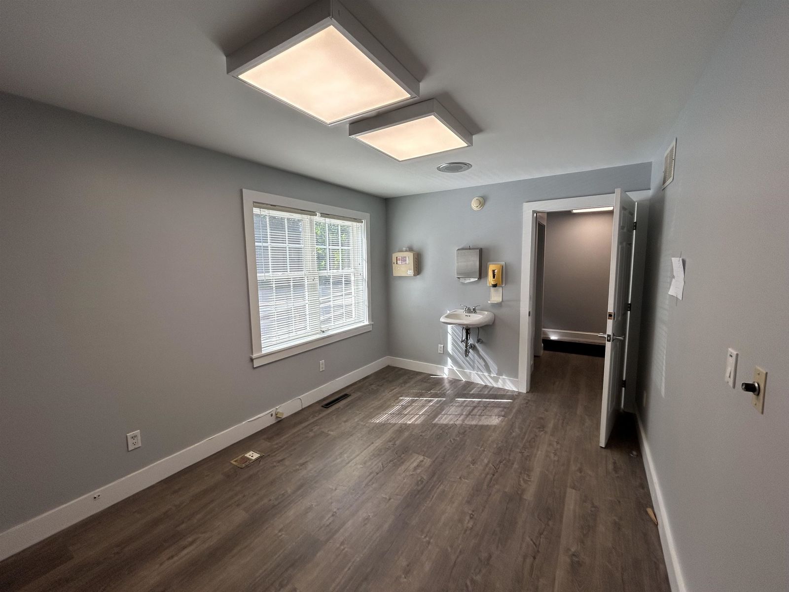 Photo 9 of 1900SF Ground Floor Office Space
