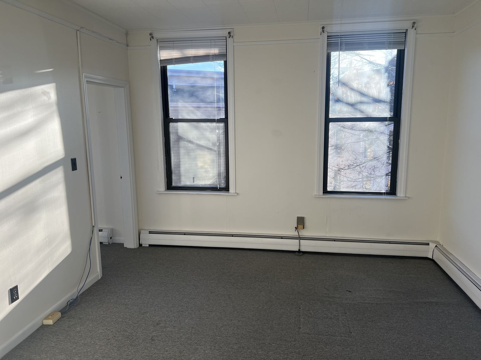 Photo 4 of 275 Main St