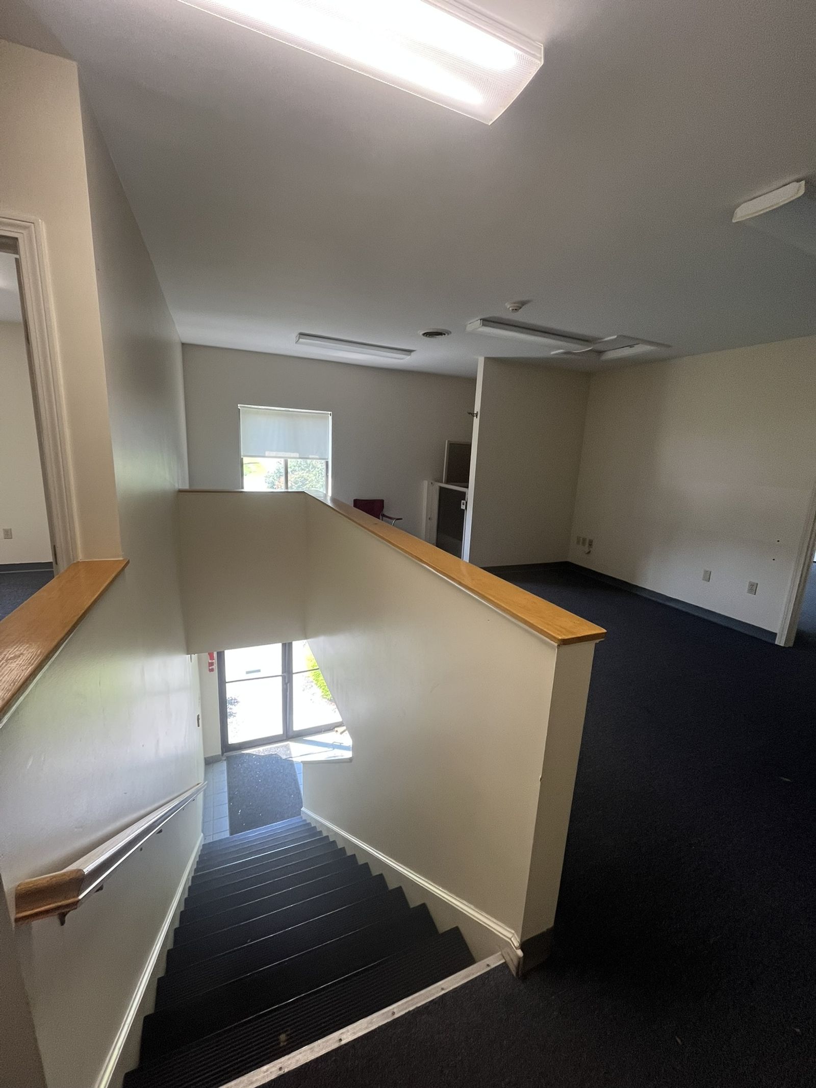 Photo 4 of Office Space