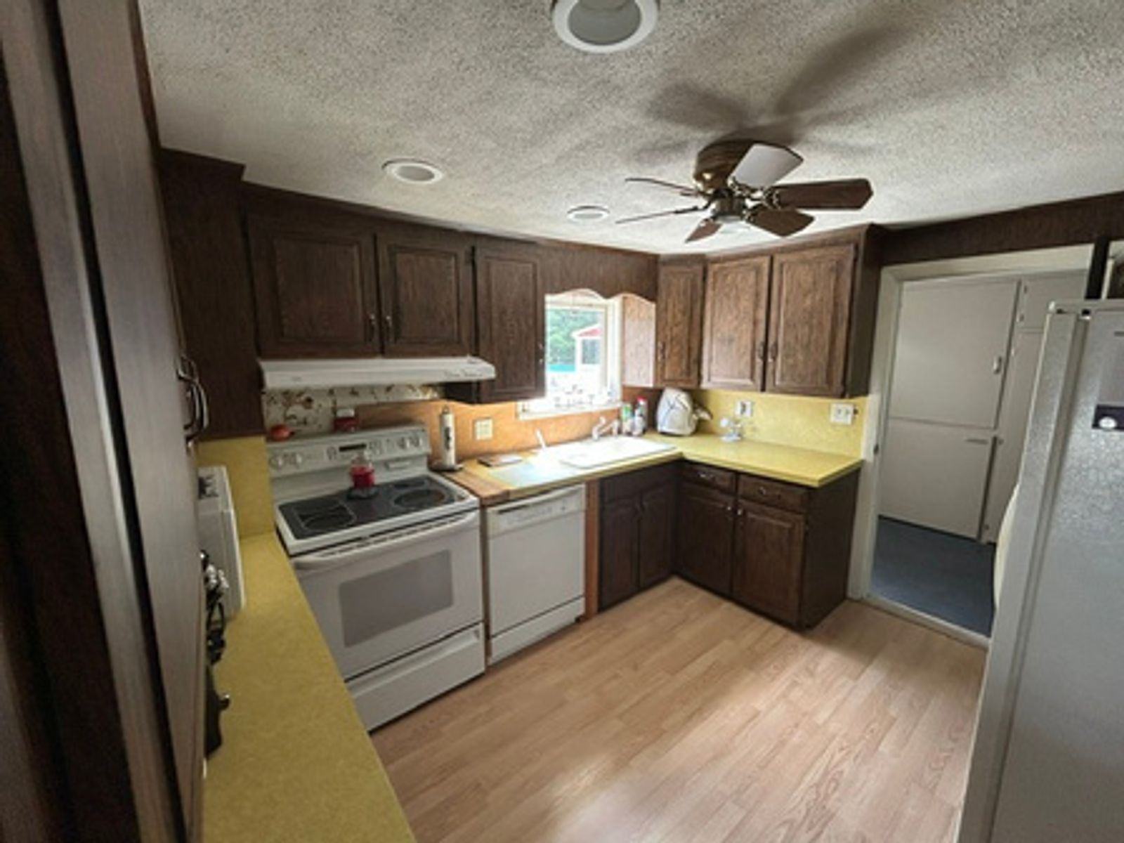 Photo 11 of 256 E Main Street