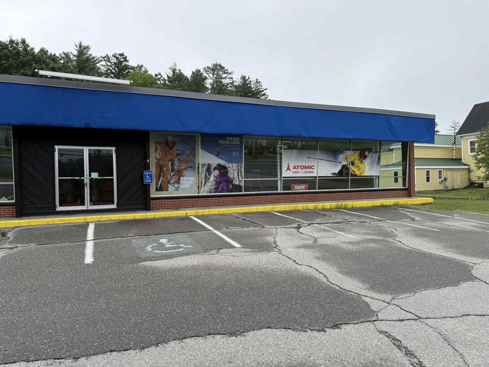 Photo 6 of 2300 SF Prime Retail Space On WMH