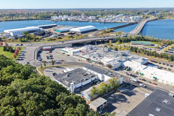 SINGLE-TENANT NET-LEASED PROPERTY