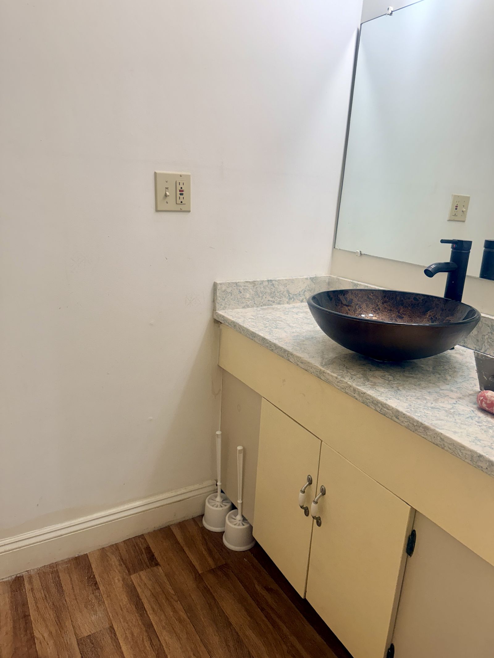 Photo 4 of 770± SF Retail/Office Space with Excellent Visibility | Heat included