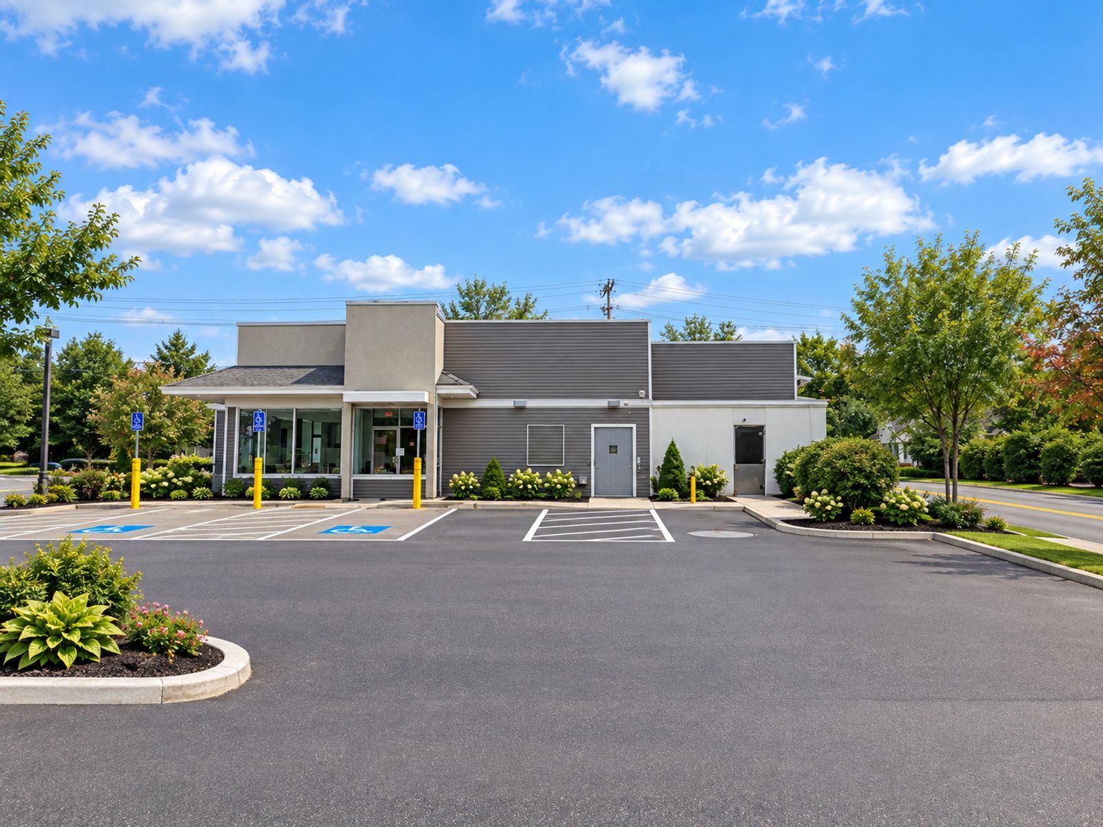 Photo 4 of 2 Post Office Square | Freestanding 2nd Generation Restaurant With Drive-Thru