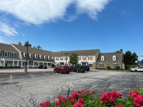 Eastpointe Plaza - For Lease 2nd FL office