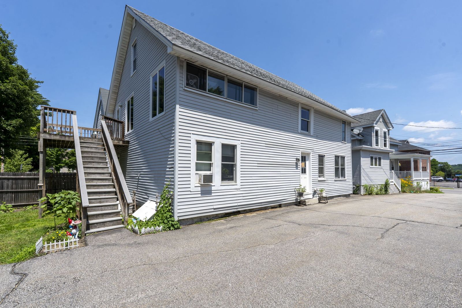 Photo 3 of 5 Unit Multi Family Great Investment