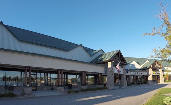 Retail/Office/Service Space / For Lease