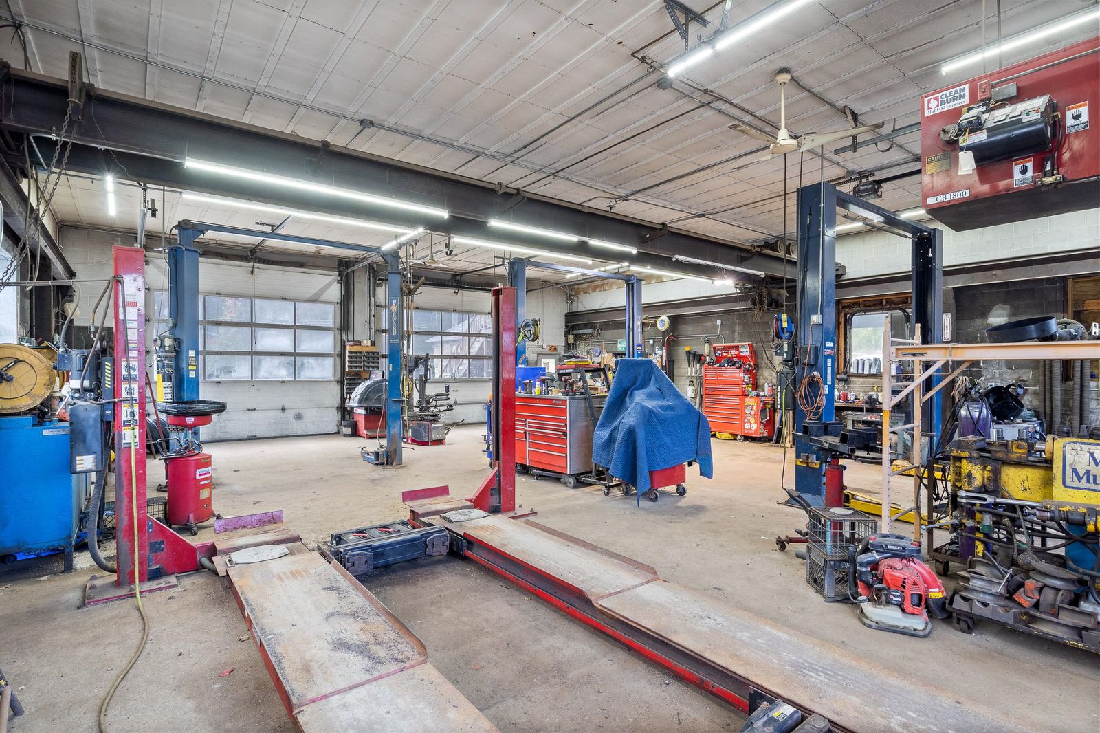 Photo 8 of Existing Auto facility or Redevelopment opportunity!