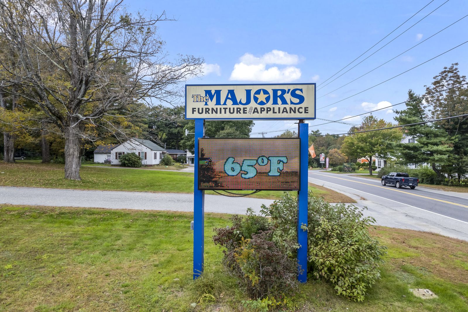 Photo 3 of 680 Maine Avenue, Farmingdale, ME, 04344