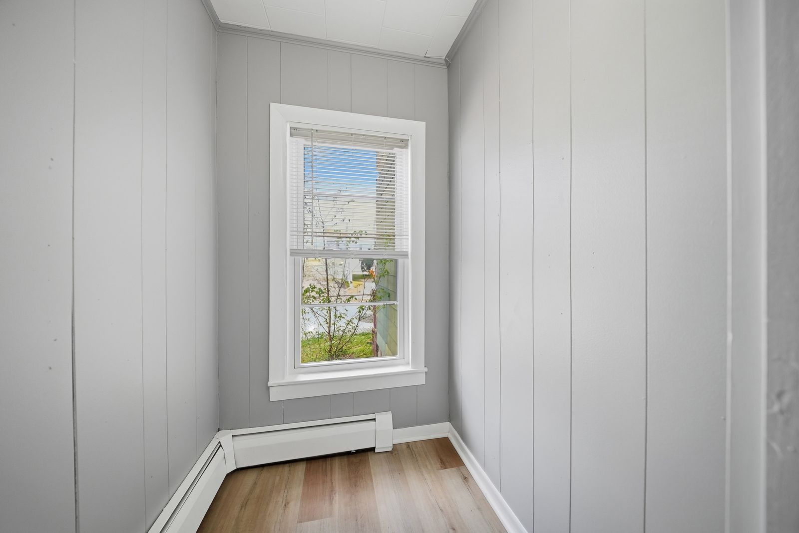 Photo 11 of 266 Douglas St
