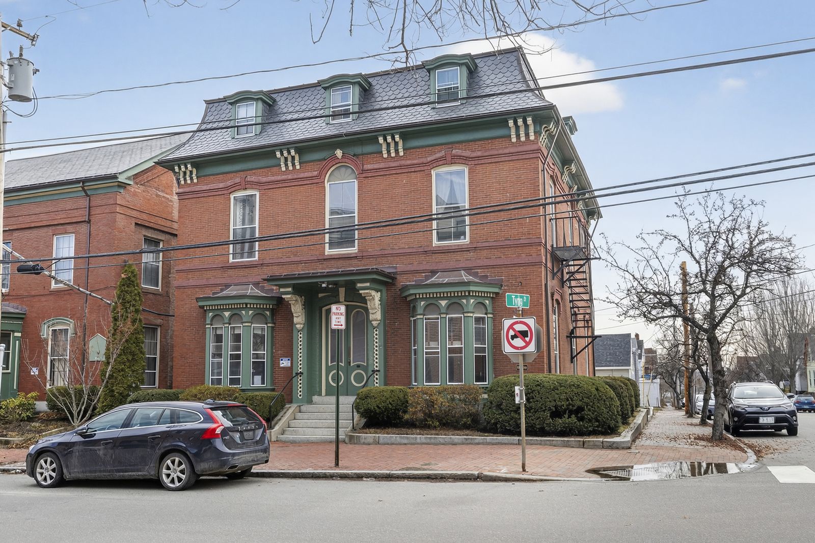Photo 18 of 158 Danforth St