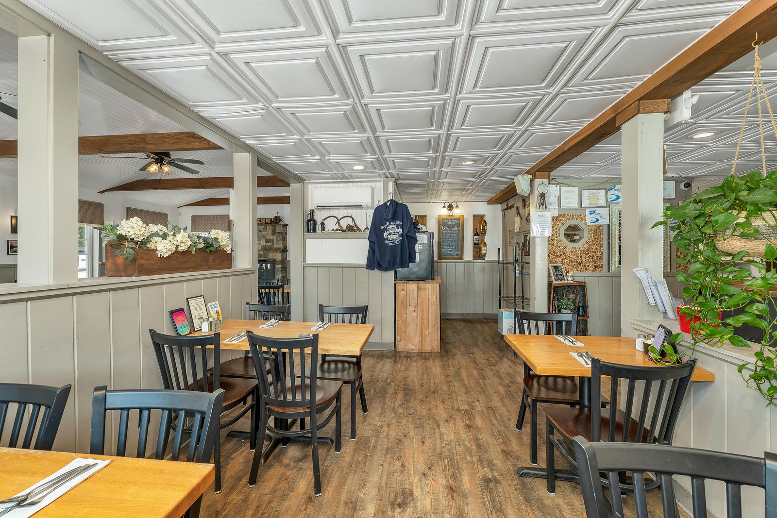 Photo 13 of Putnam's Waterview Restaurant