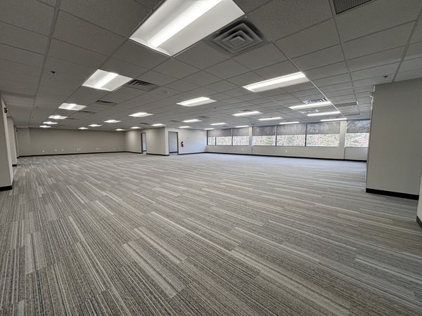 2 Commerce Dr