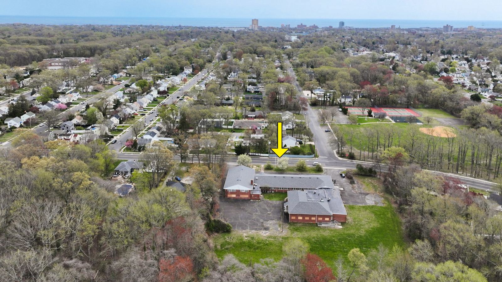 Photo 6 of 1515 Logan Rd
