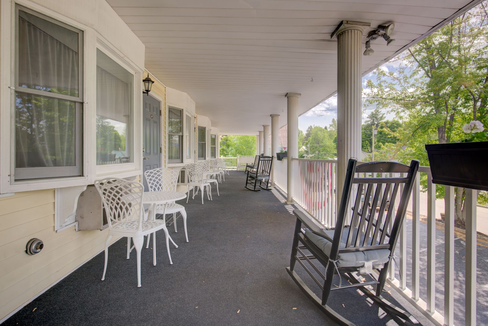 Photo 2 of  Scenic Inn