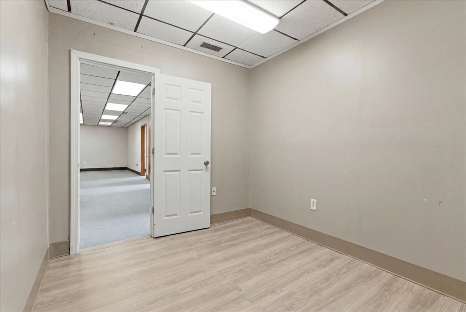 Photo 11 of 35 Ash Street