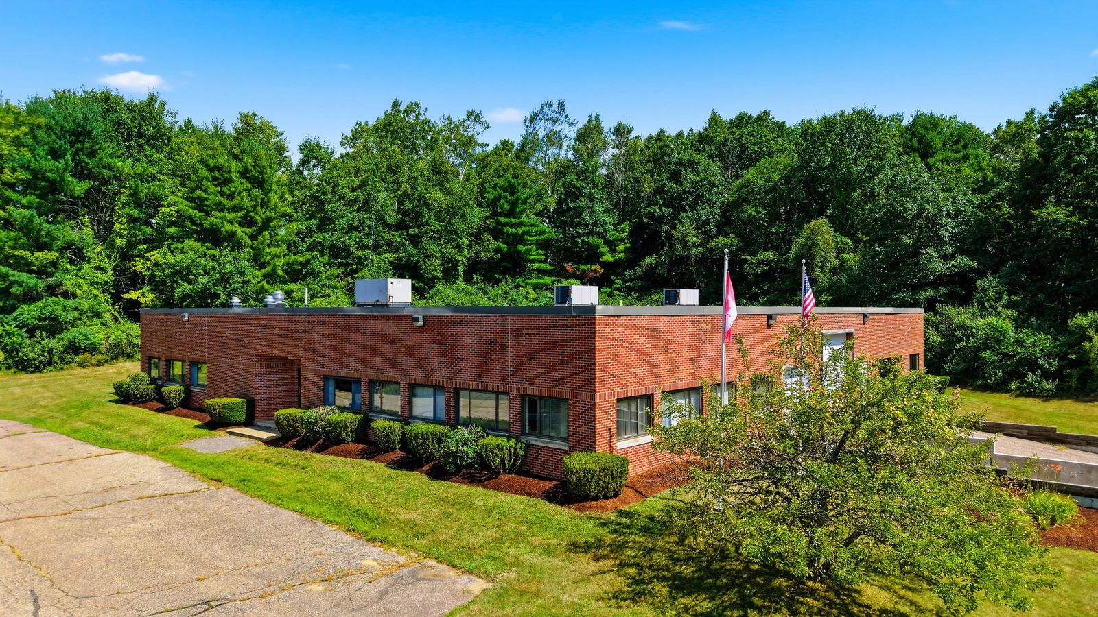 Photo 1 of ±9,955 SF Flex/Industrial Building – 1 Mile from I-93
