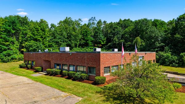 ±9,955 SF Flex/Industrial Building – 1 Mile from I-93