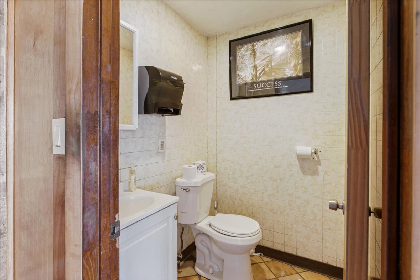 Photo 42 of 415 Emerson Ave Hampstead