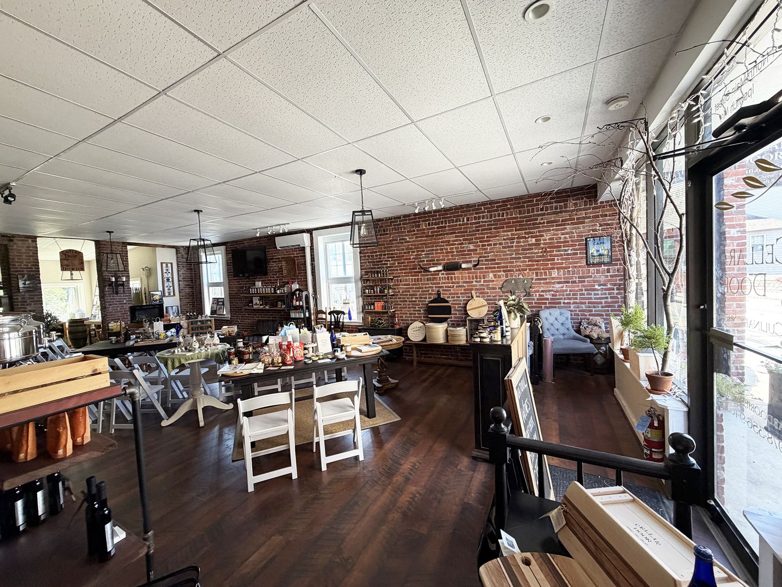 Photo 9 of Investment Sale | 3,882± SF Mixed-Use Building
