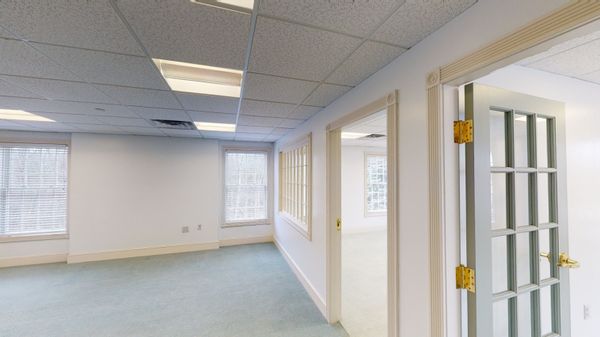 Suite 4 at 155 Lafayette Rd