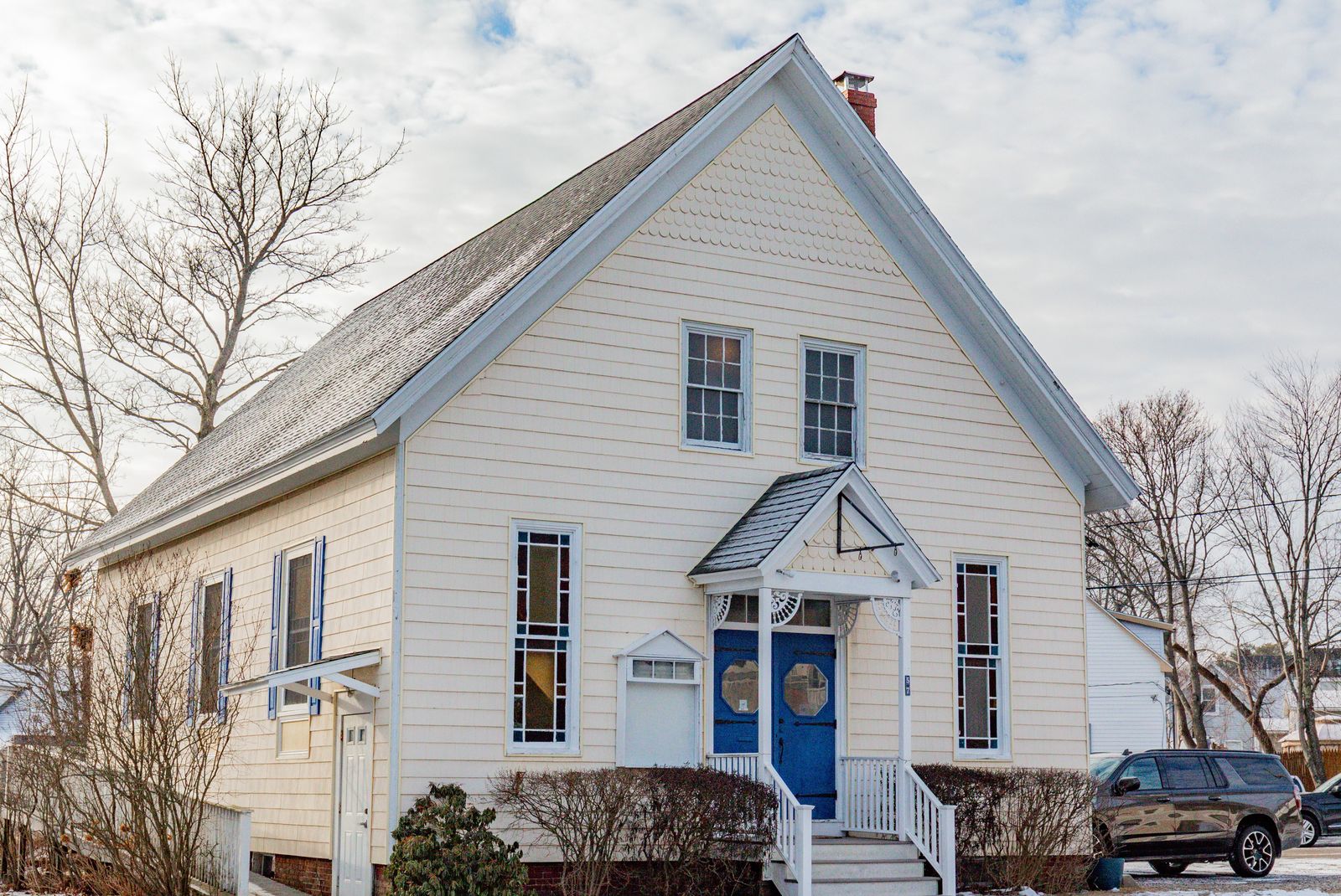 Photo 5 of 57 Saco Ave
