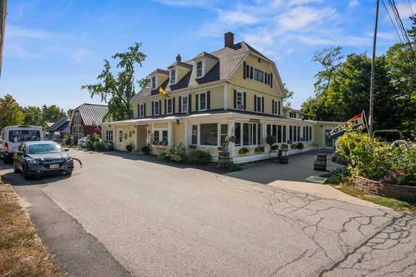 3360 - 3378 White Mountain Hwy