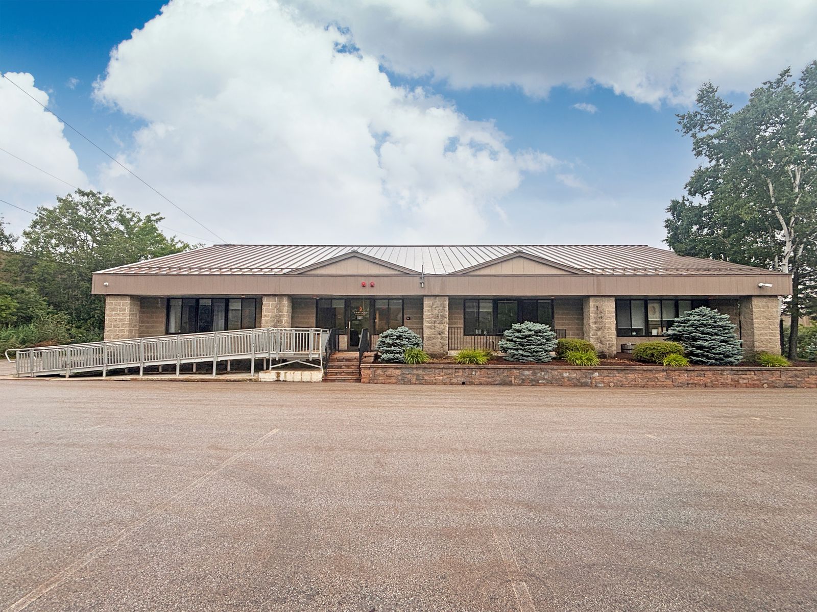 Photo 1 of 669 E Industrial Park Dr