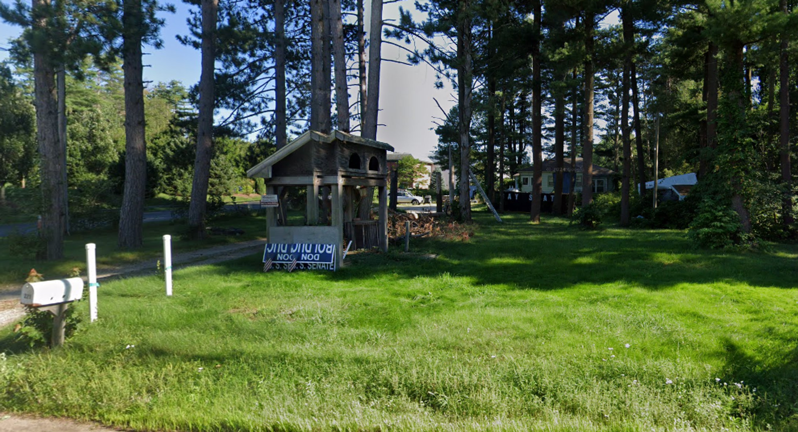 Photo 5 of 221 Rockingham Rd.