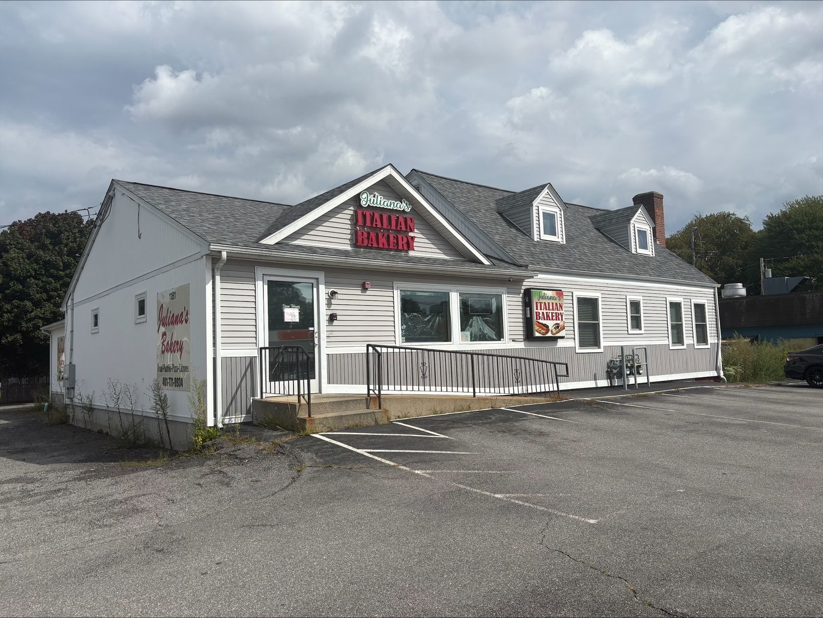 Photo 3 of 3,581 SF Retail Building with Residential Income