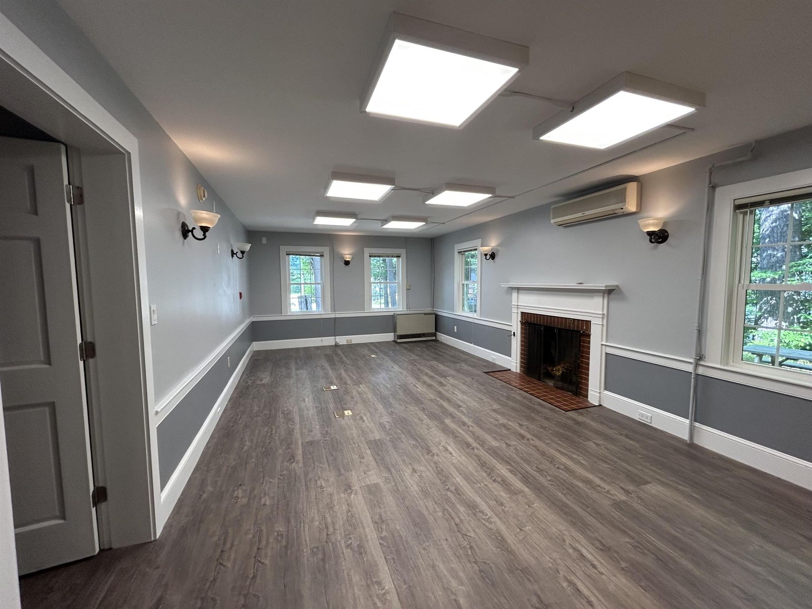 Photo 5 of 1900SF Ground Floor Office Space