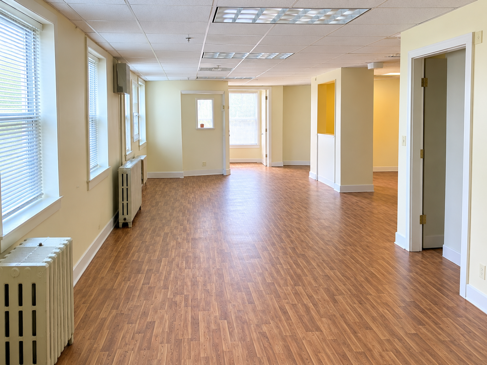 Photo 4 of 14-Unit Multifamily+Retail Mixed Use Investment