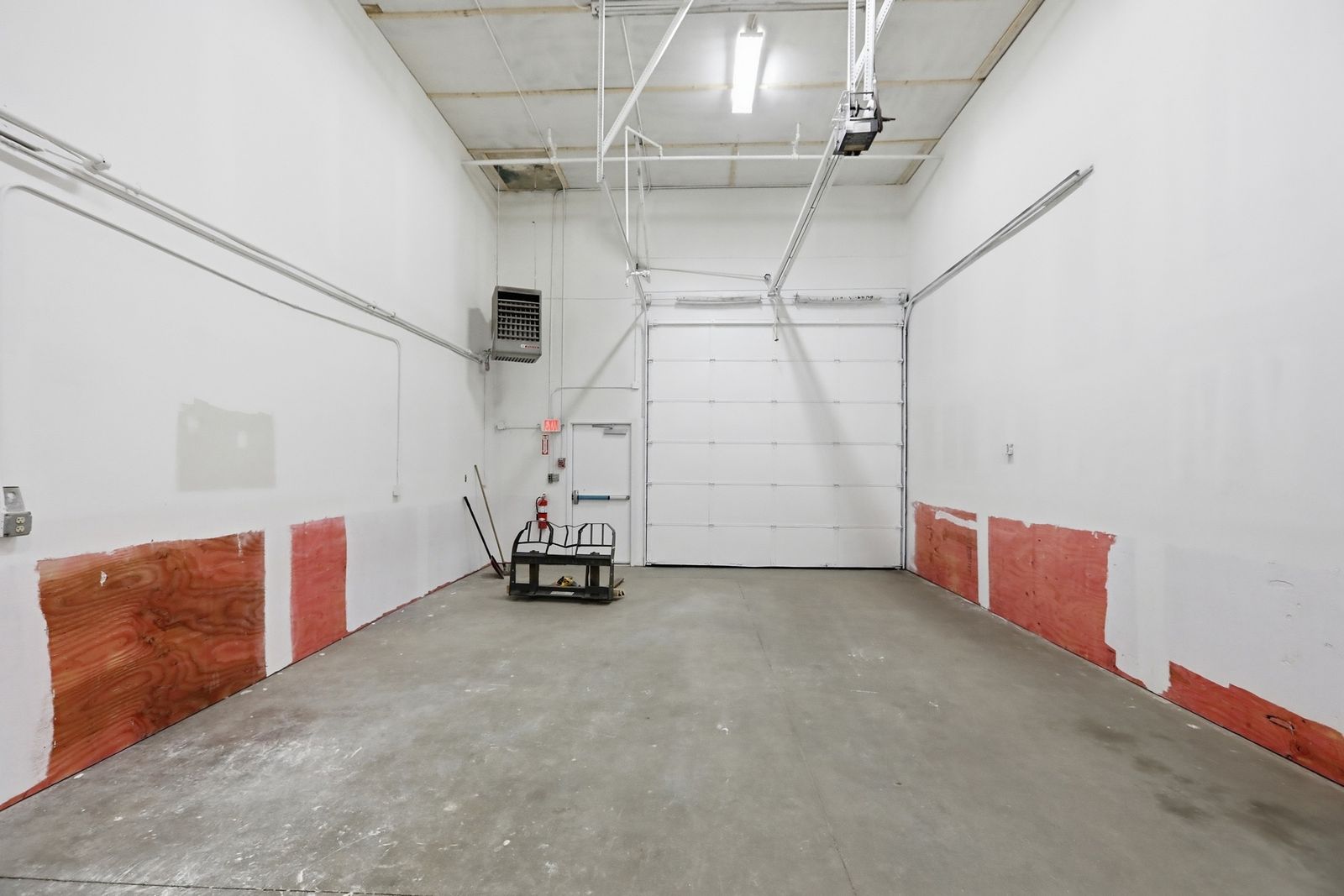 Photo 5 of 1,800sf Industrial/ Contractor Space for Lease in Rowley, MA