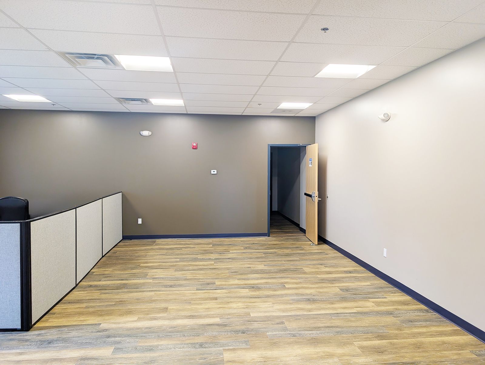Photo 5 of For Lease - Industrial/Flex