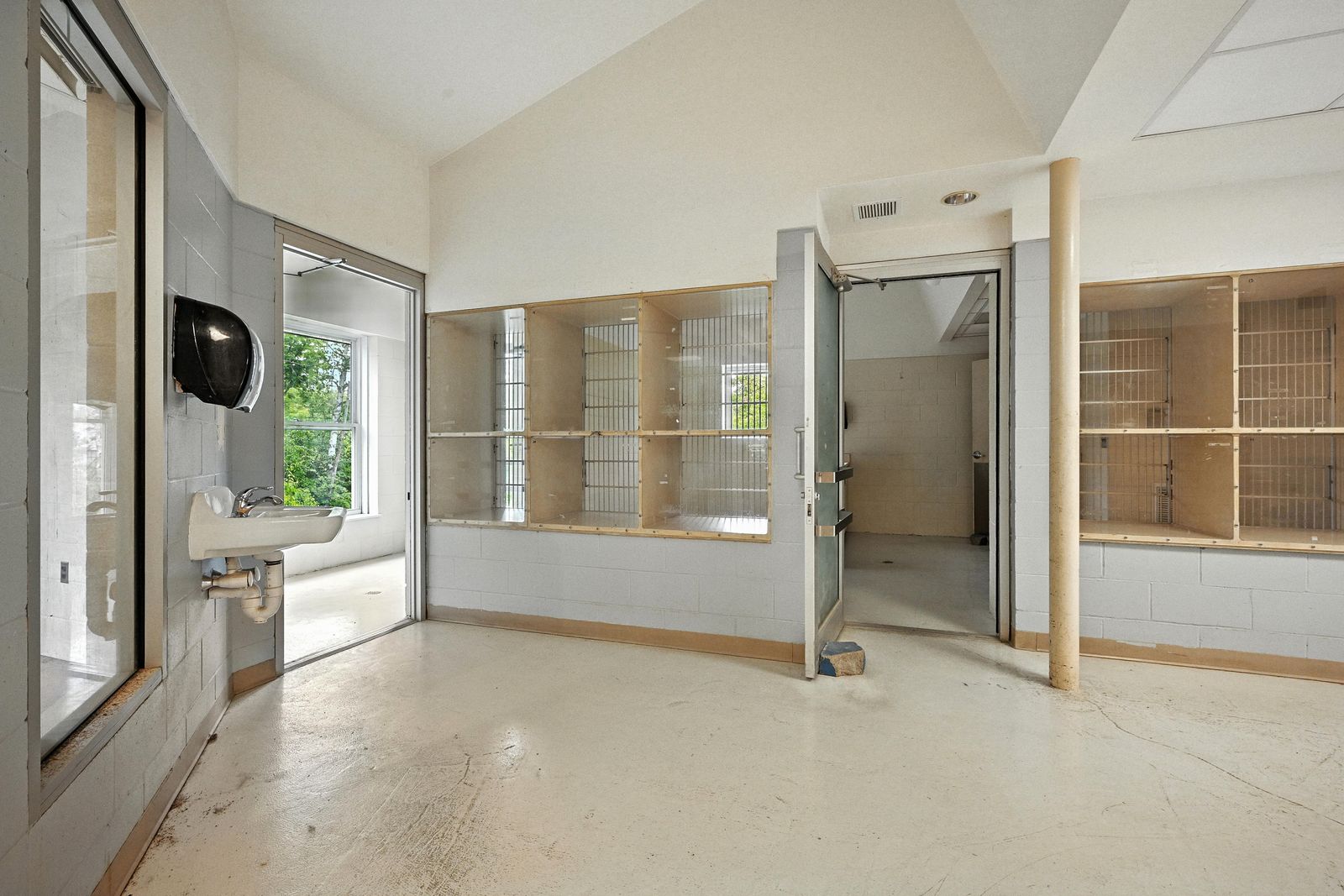 Photo 41 of 10 Pet Haven Ln