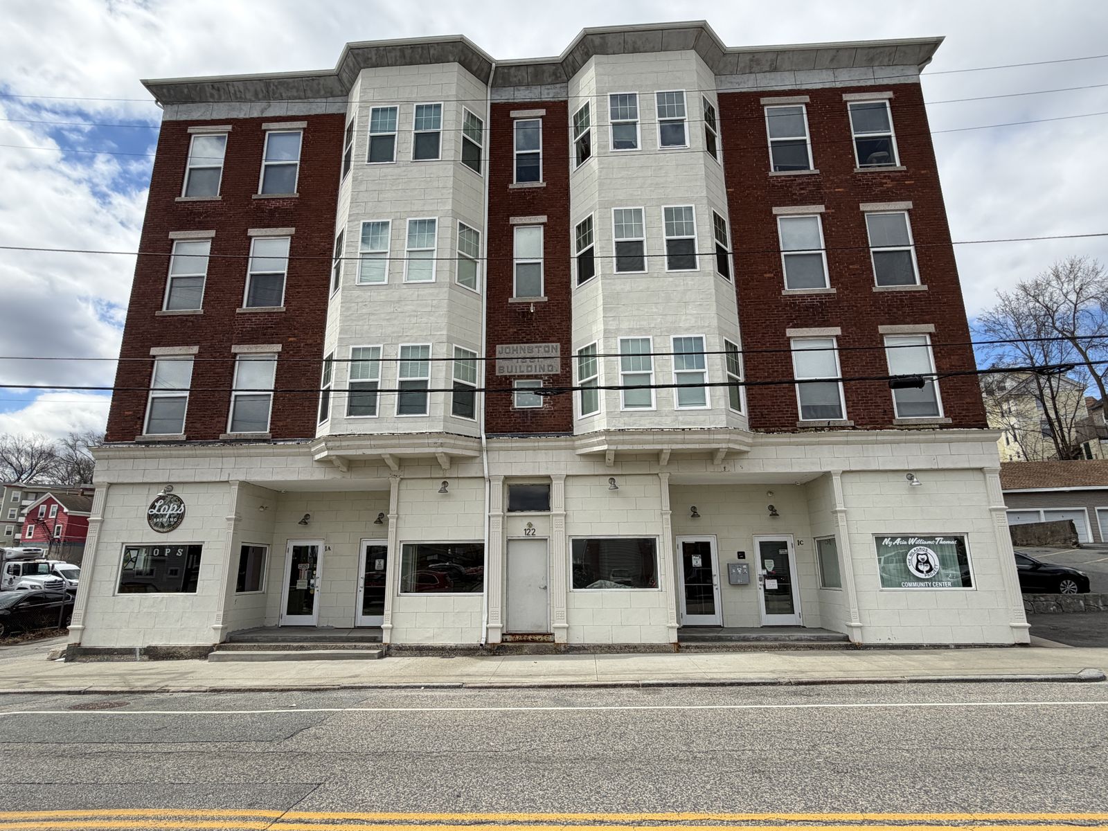 Photo 11 of 122 N Main St