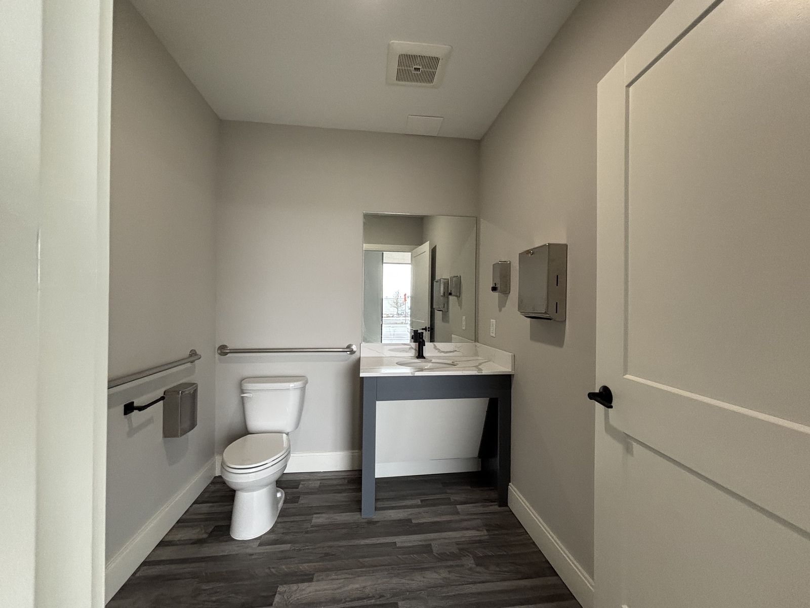 Photo 9 of 1555 Elm St